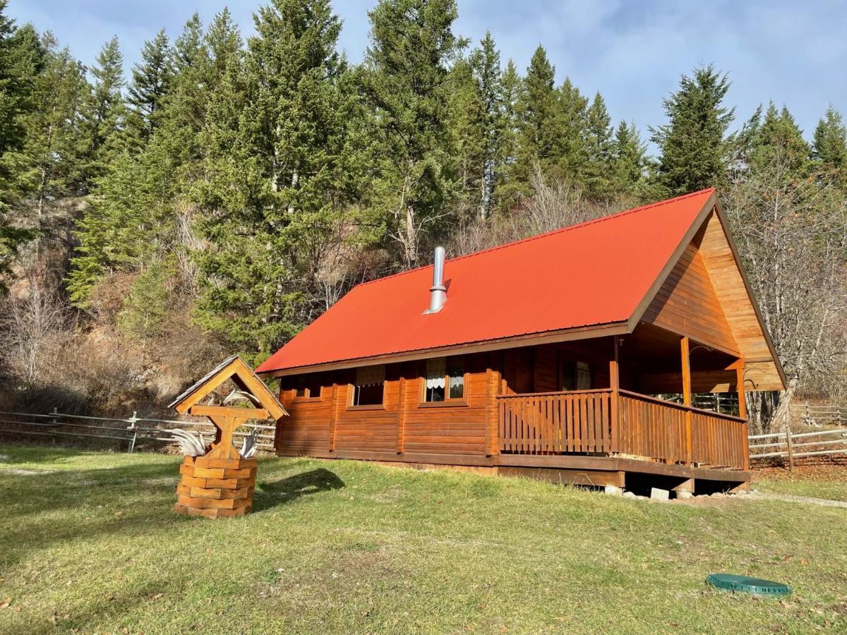 Camels Hump Guest Ranch Lumby 외부 사진